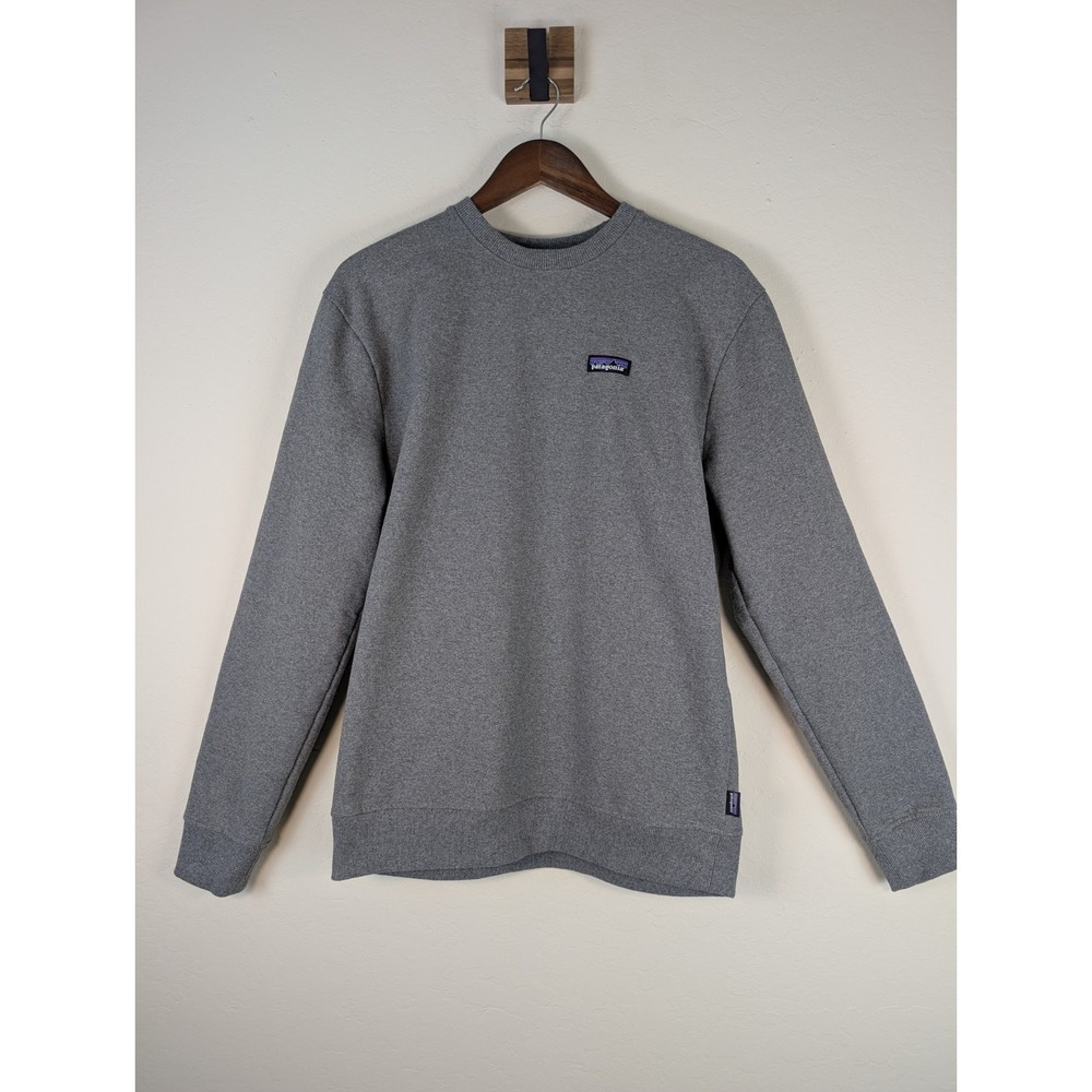 Patagonia Men's Medium Gray Crewneck Sweatshirt Logo Pullover STY39543 FA19